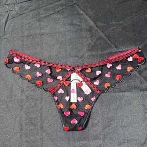 Victorias Secret Red Hearts Black Mesh Thong NWT Size Medium FREE SHIPPING